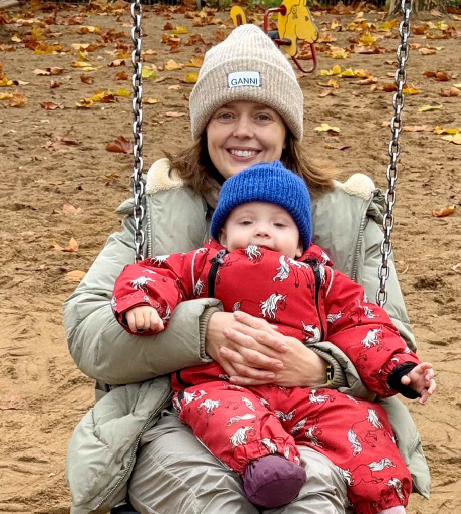 Cecilie Morville med sin datter Fiona, der har cystisk fibrose. Cecilie har lavet CF-støtteshoppen www.forcf.org.